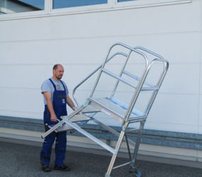Plat.stairs,1-sid.acc.cast.&hand. gr. alu,4 st | © MUNK GmbH