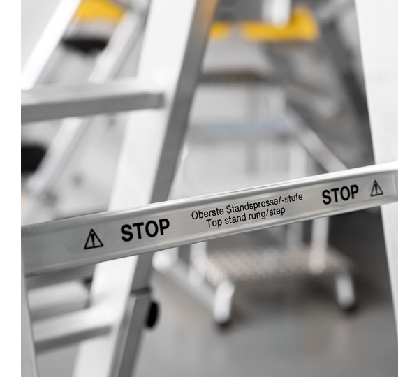 Sticker last accessible step / rung | © MUNK GmbH