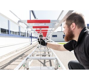 Determination of the tensile force by means of digital tensile balance | © MUNK GmbH