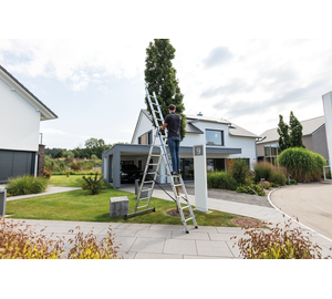 Multi-purpose ladder in use | © MUNK GmbH
