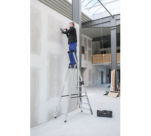Double-sided step ladder with single-sided access | © MUNK GmbH