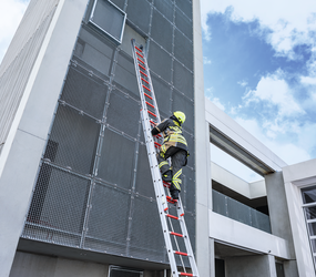 Feuerwehr-Seilzugleiter aus Aluminium 2-teilig | © MUNK GmbH