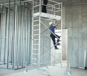 Mob. scaf. 0.75x1.80 m,w. chass. bar pf H=3.45 m | © MUNK GmbH