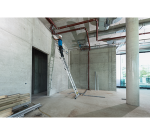 2-section step push-up extension ladder with nivello® stabiliser | © MUNK GmbH