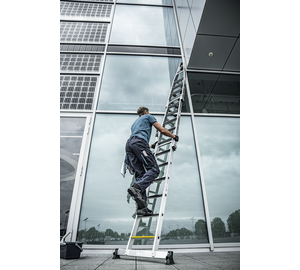 Steps Glass cleaner ladder Application | © MUNK GmbH