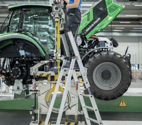 Stufenstehleiter eins. begehbar 6 Stufen Anwendung | © MUNK GmbH