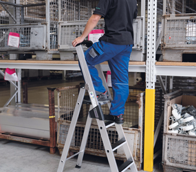 Stehl. eins. begehb.m.clip-step 4 Stufen Anwendung | © MUNK GmbH