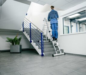 Teleskopleiter  4-tlg mit Trav 4x5 Spr Anwendung | © MUNK GmbH