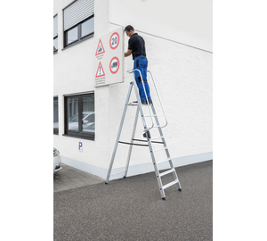Plattformleiter 8 Stufen Anwendung | © MUNK GmbH