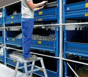 Klapppodest beids. begehb. 3 Stufen Anwendung | © MUNK GmbH