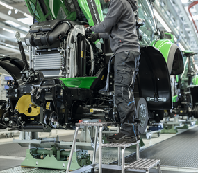 Work platform rigid 3 steps, app. | © MUNK GmbH